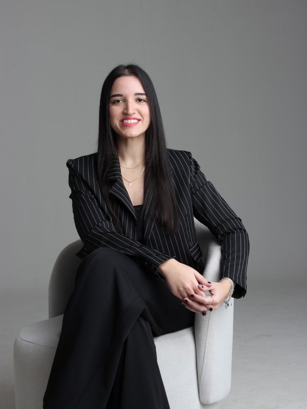 Dra. Isabela Dias